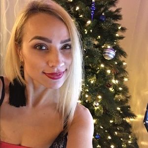 Meet your Posher, Alena